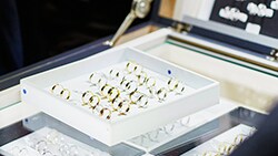 They can offer a wider selection display box of diamond rings