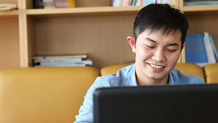 6 key ways to save money in college