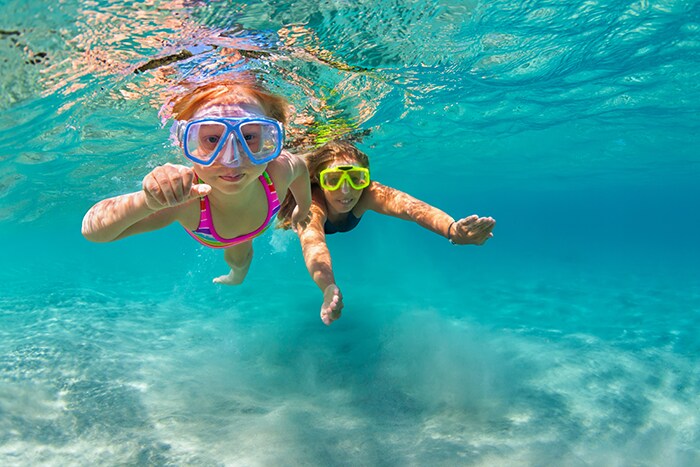 5 ways to cut costs on your family vacation