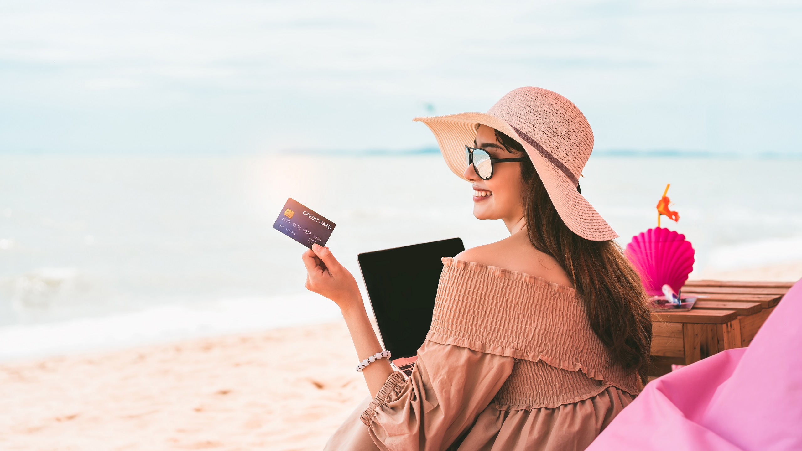 Today's Travel Tip Tuesday: Make sure to use no-fee bank cards