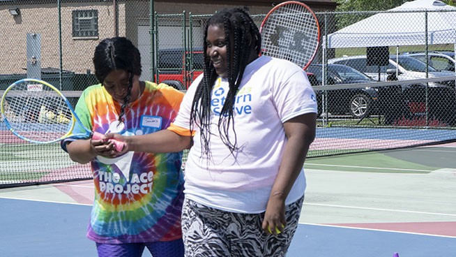 Tennis players preparing